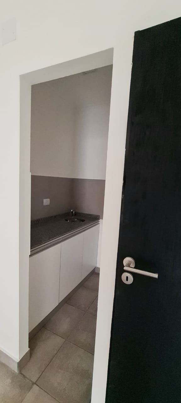 Imagen de la propiedad Local comercial zona puerto de Paran谩