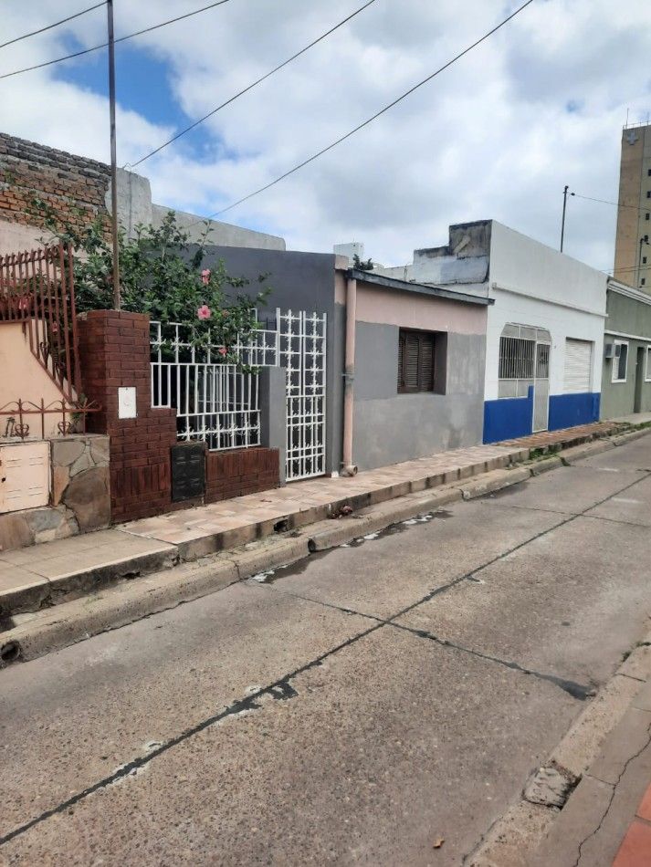 Imagen de la propiedad VENTA - CASA 3 HABITACIONES DENTRO DE BOULEVARES