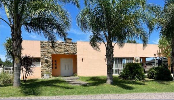 Imagen de la propiedad CASA EN VENTA BARRIO SANTA CANDIDA