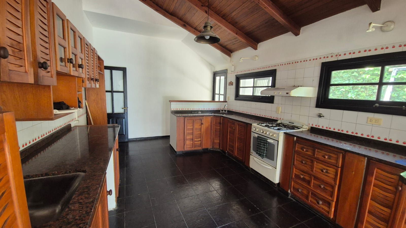 Imagen de la propiedad CASA CENTRICA DOS PLANTAS EN VENTA 