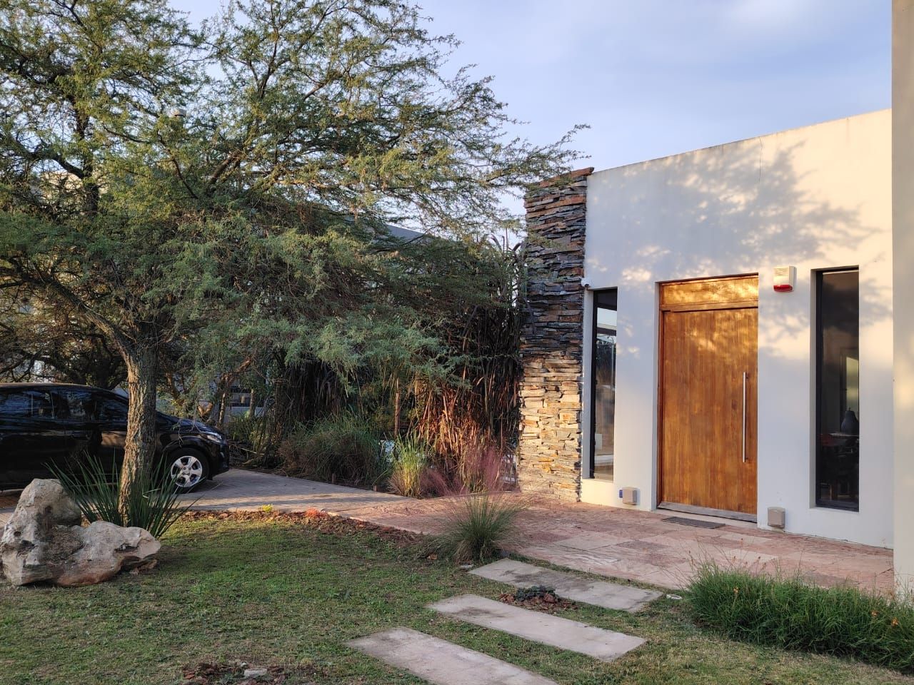 Imagen de la propiedad CASA EN VENTA VANGUARDISTA CON PISCINA