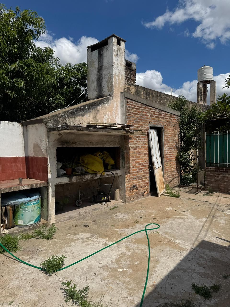 Imagen de la propiedad CASA + DEPARTAMENTO CON PILETA EN VENTA