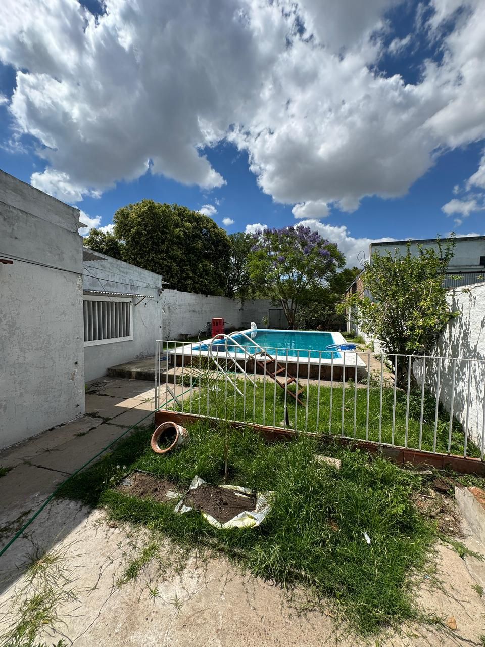 Imagen de la propiedad CASA + DEPARTAMENTO CON PILETA EN VENTA