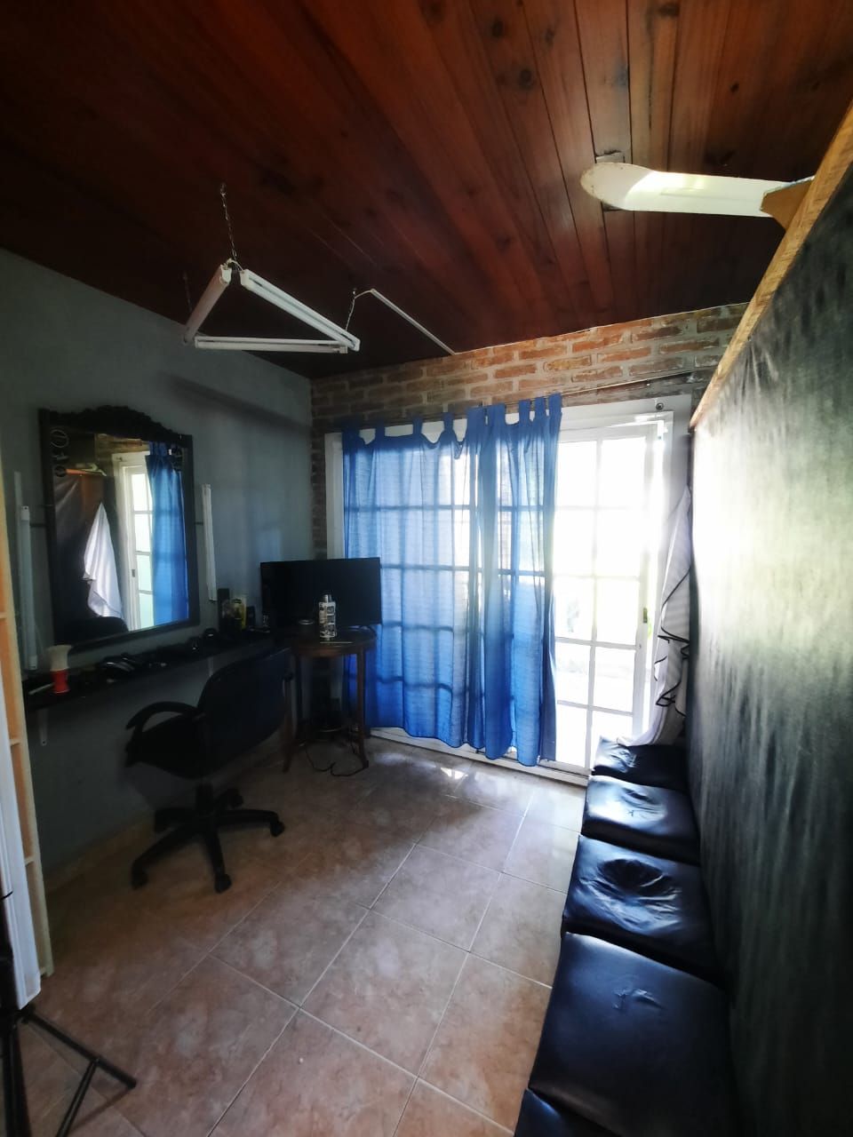 Imagen de la propiedad CASA DE DOS PLANTAS A LA VENTA (APTO CREDITO)