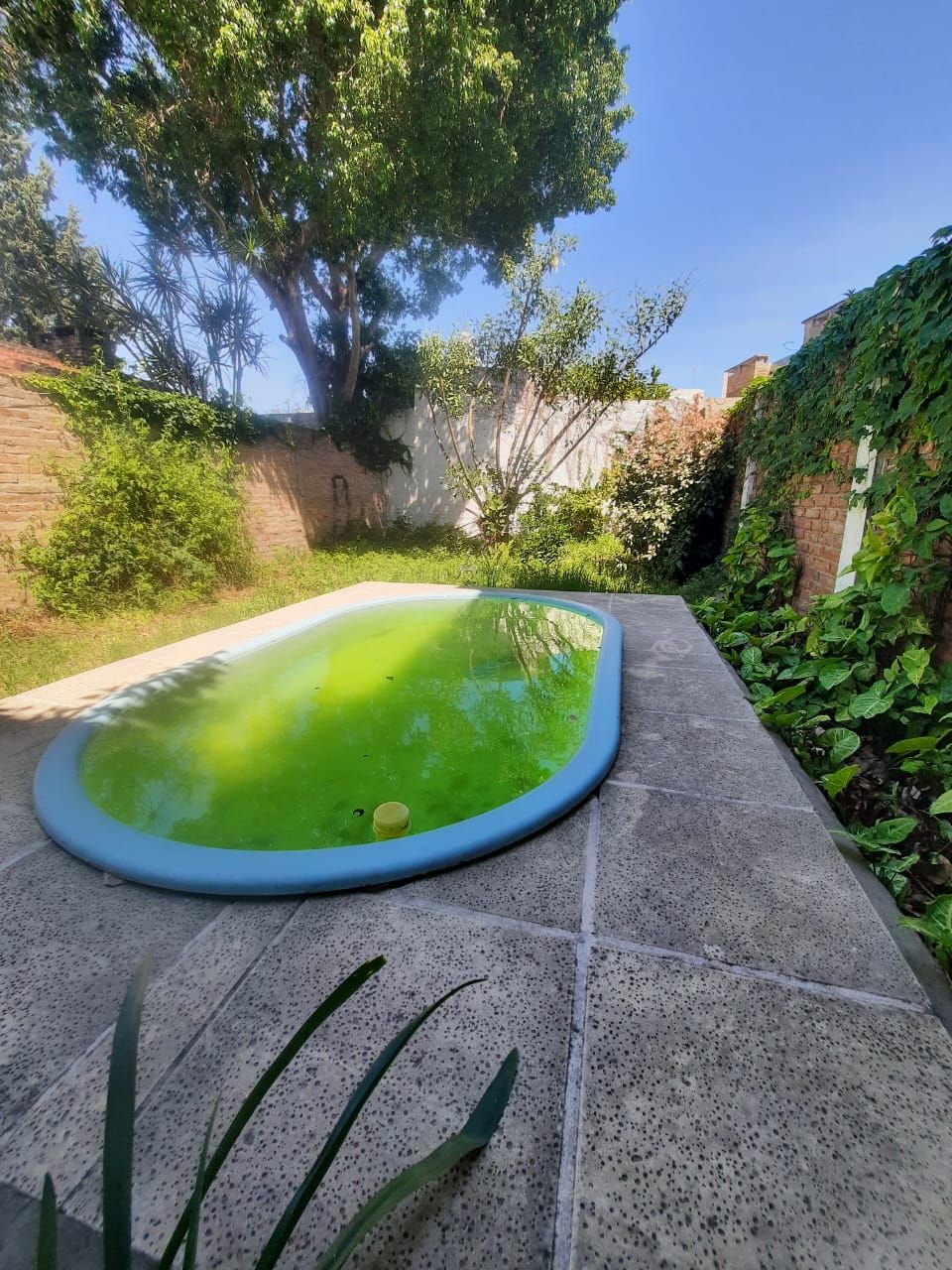 Imagen de la propiedad CASA DE DOS PLANTAS A LA VENTA (APTO CREDITO)