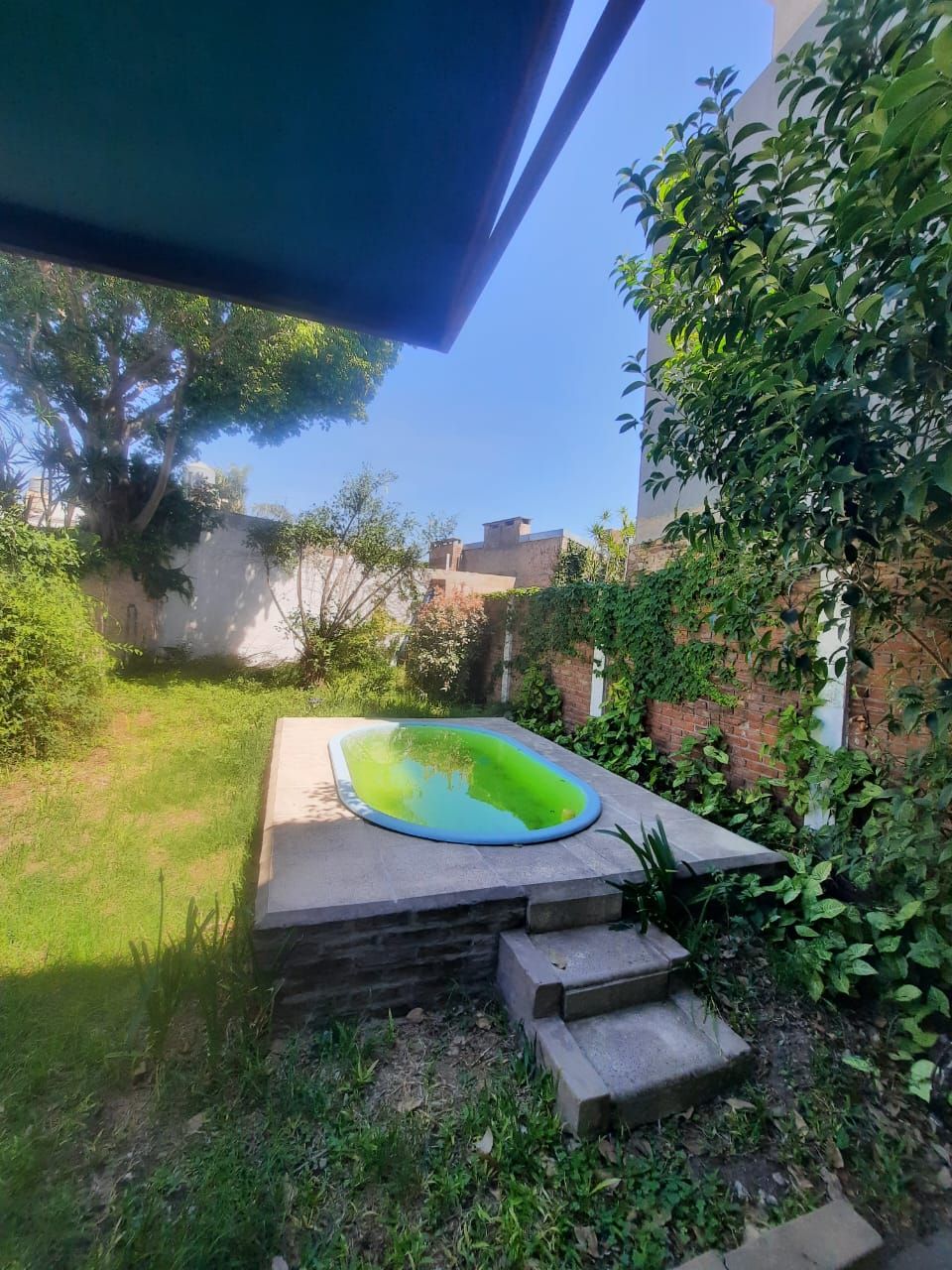 Imagen de la propiedad CASA DE DOS PLANTAS A LA VENTA (APTO CREDITO)