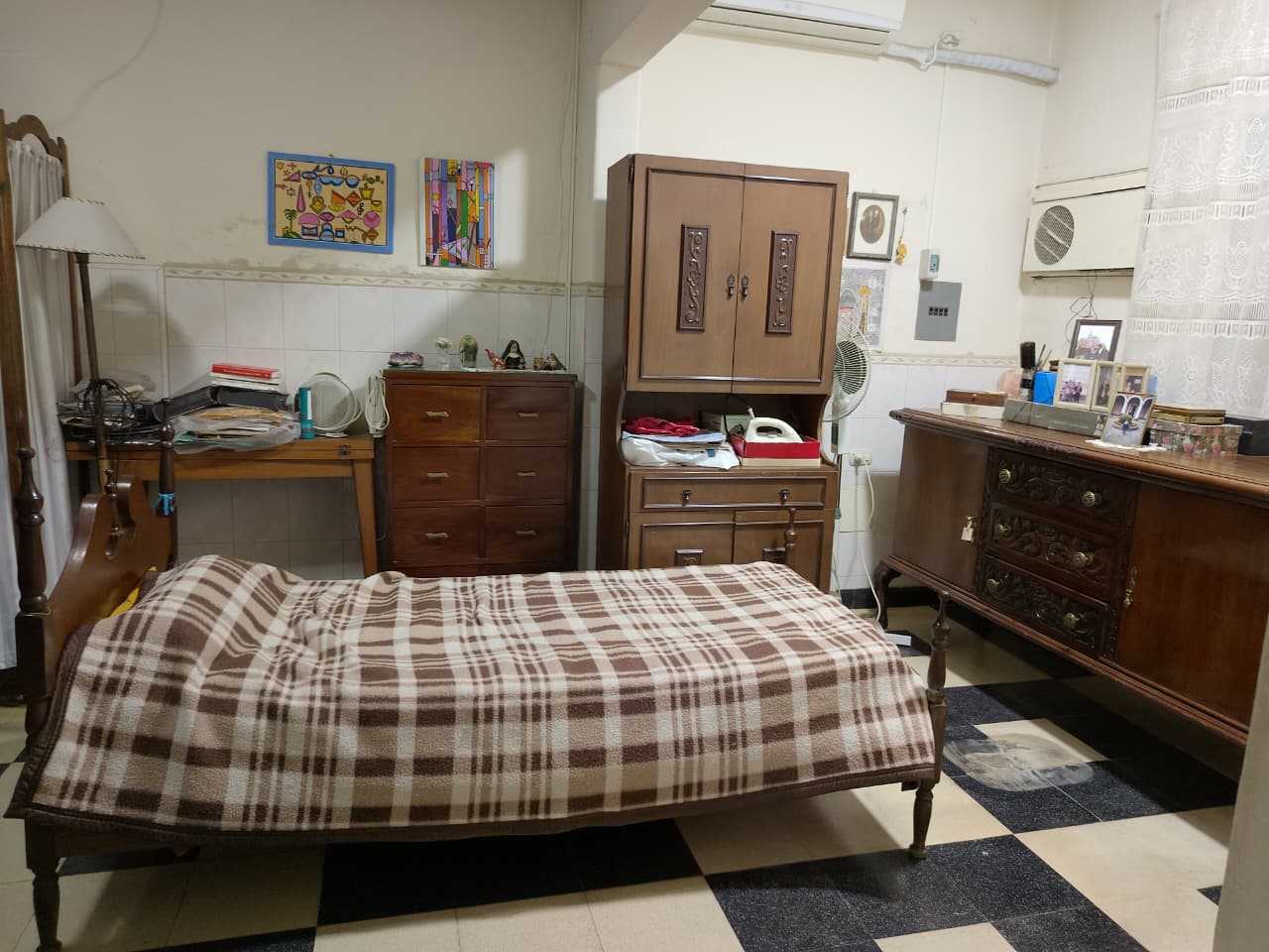 Imagen de la propiedad CASA EN VENTA - 5 HABITACIONES (APTA CREDITO)