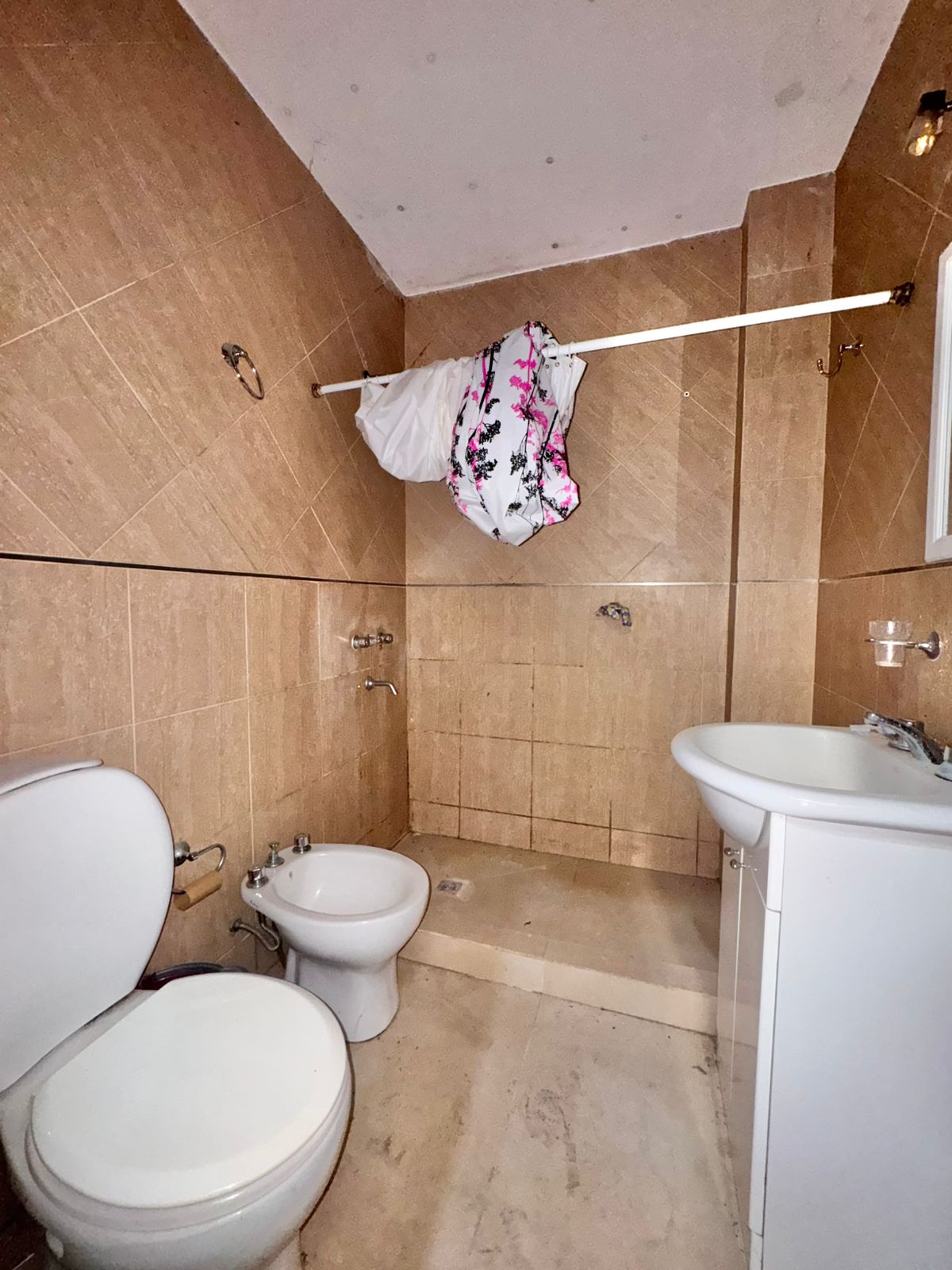 Imagen de la propiedad  CASA ESTILO MINIMALISTA SOBRE RUTA 12 EN VENTA