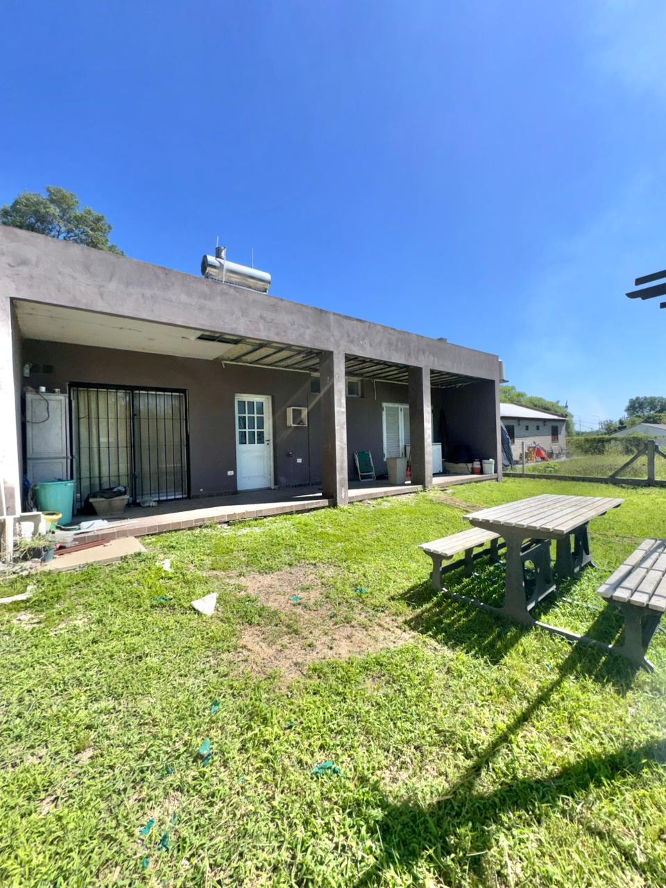 Imagen de la propiedad  CASA ESTILO MINIMALISTA SOBRE RUTA 12 EN VENTA