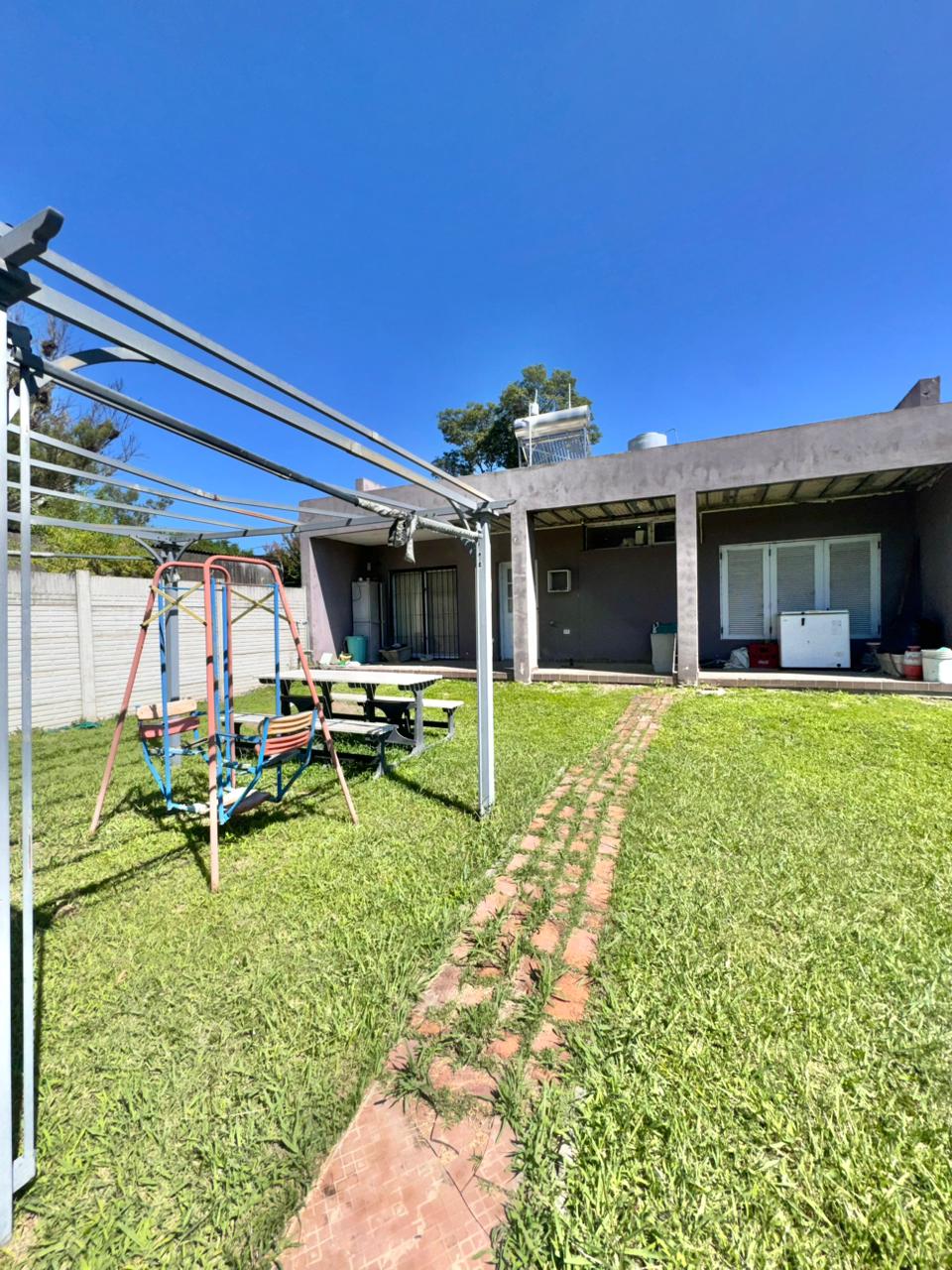 Imagen de la propiedad  CASA ESTILO MINIMALISTA SOBRE RUTA 12 EN VENTA