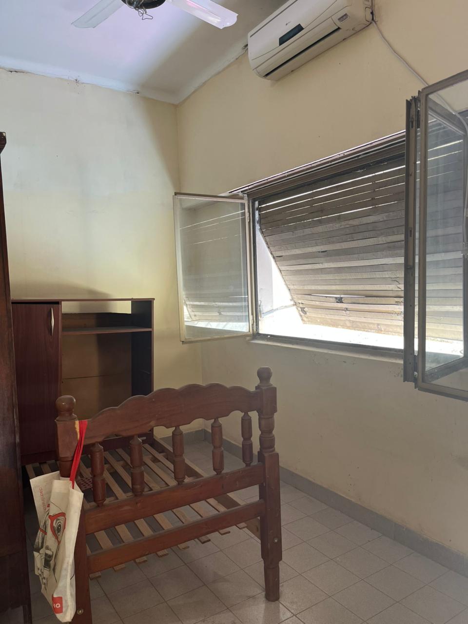 Imagen de la propiedad SE VENDE CASA EN MICROCENTRO (APTA CREDITO)