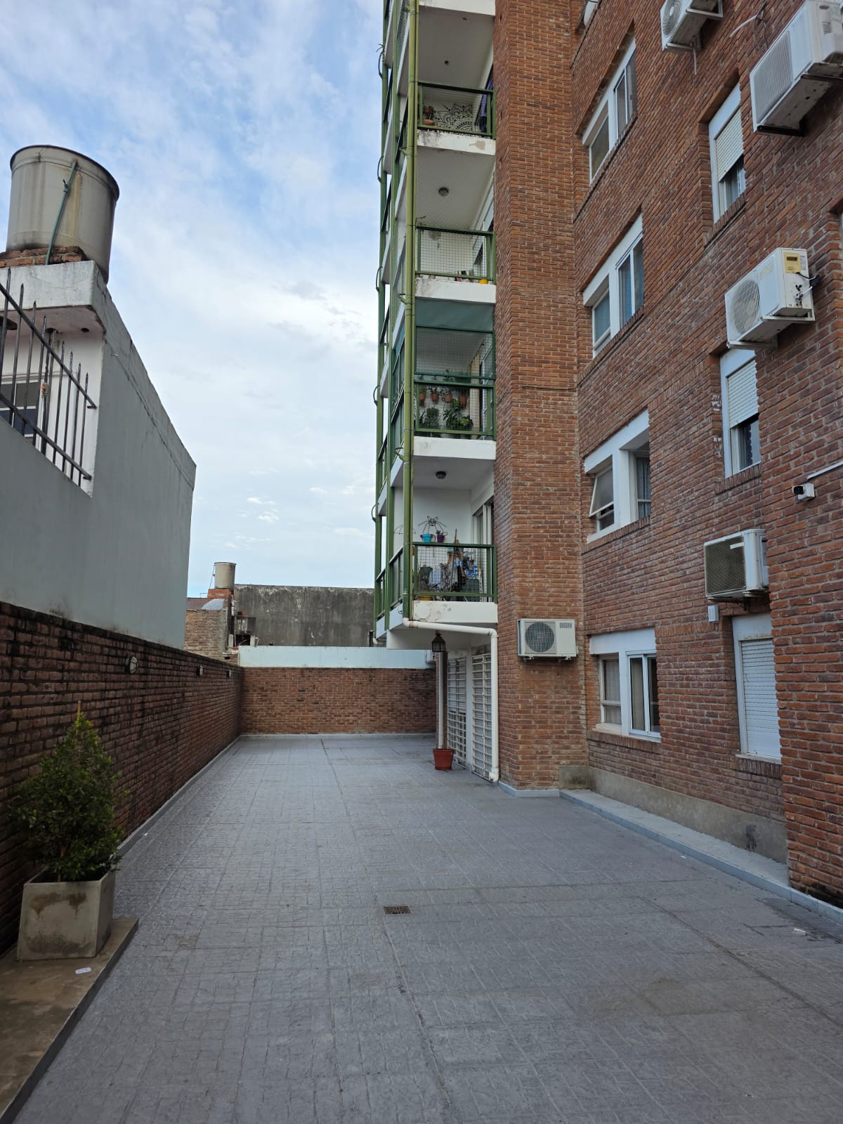 Imagen de la propiedad DEPARTAMENTO EN VENTA DE DOS DORMITORIOS CON COCHERA (APTA CREDITO)