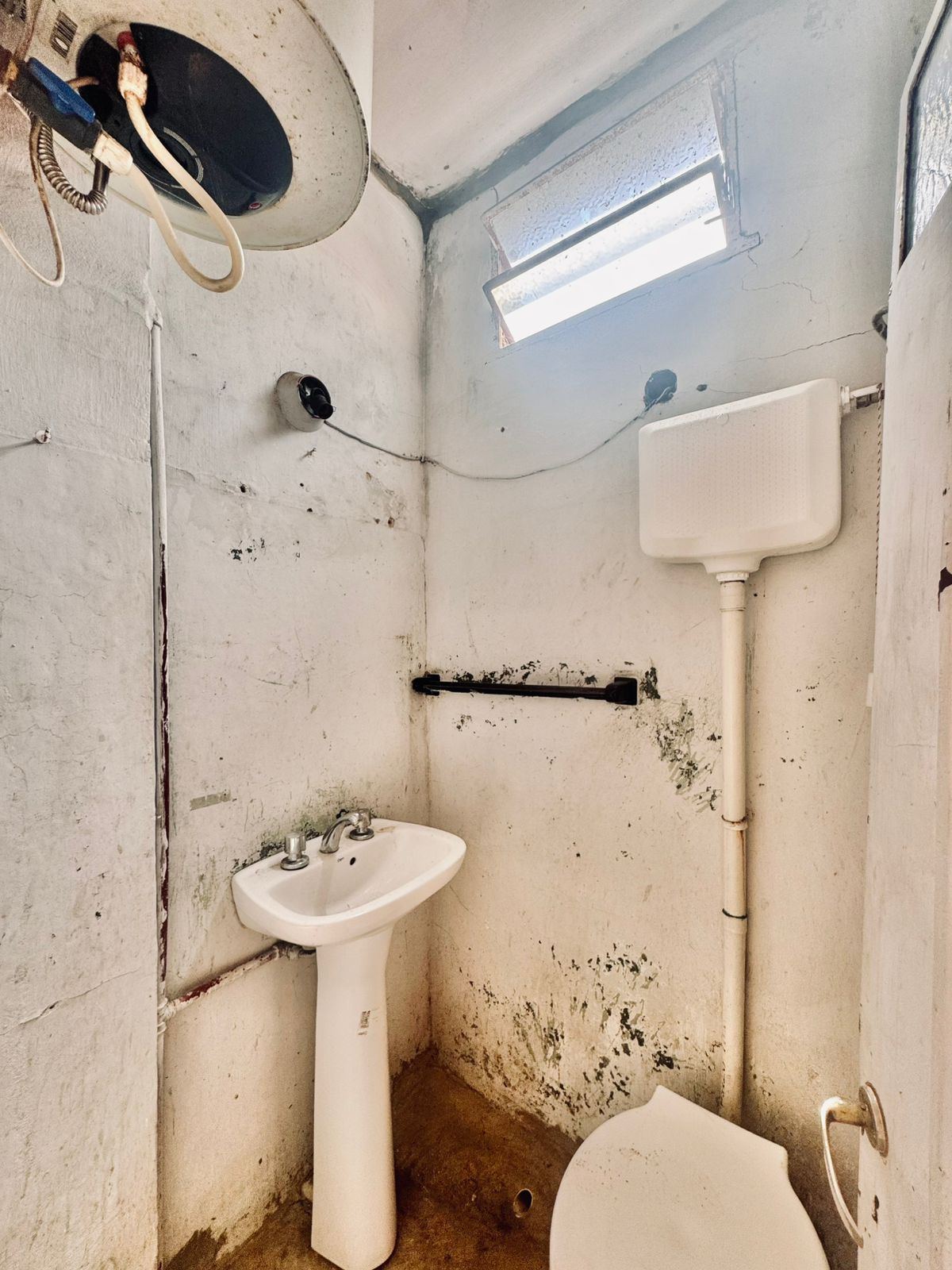 Imagen de la propiedad Casa en Venta a Remodelar – Zona Ramírez y Pasteur