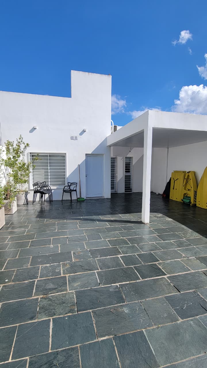 Imagen de la propiedad CASA EN VENTA (APTA CREDITO)