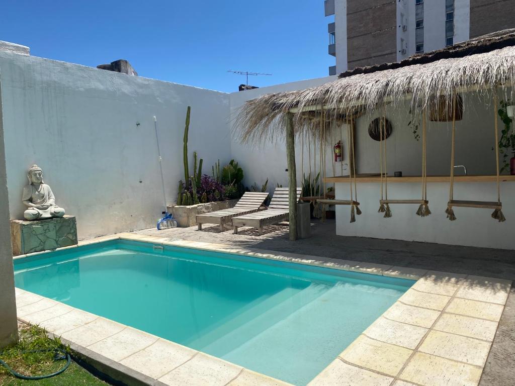 Imagen de la propiedad VENTA VIVIENDA, OFICINAS O HOSTEL | ZONA CENTRO