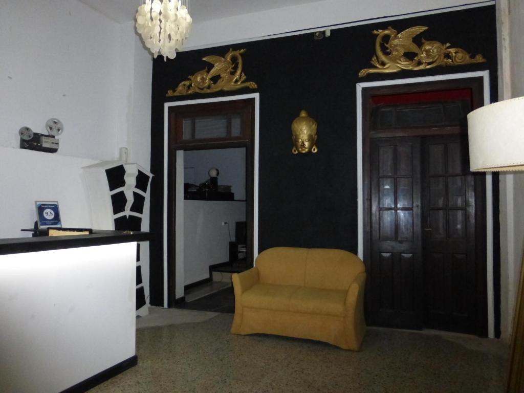Imagen de la propiedad VENTA VIVIENDA, OFICINAS O HOSTEL | ZONA CENTRO
