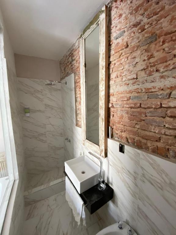 Imagen de la propiedad VENTA VIVIENDA, OFICINAS O HOSTEL | ZONA CENTRO