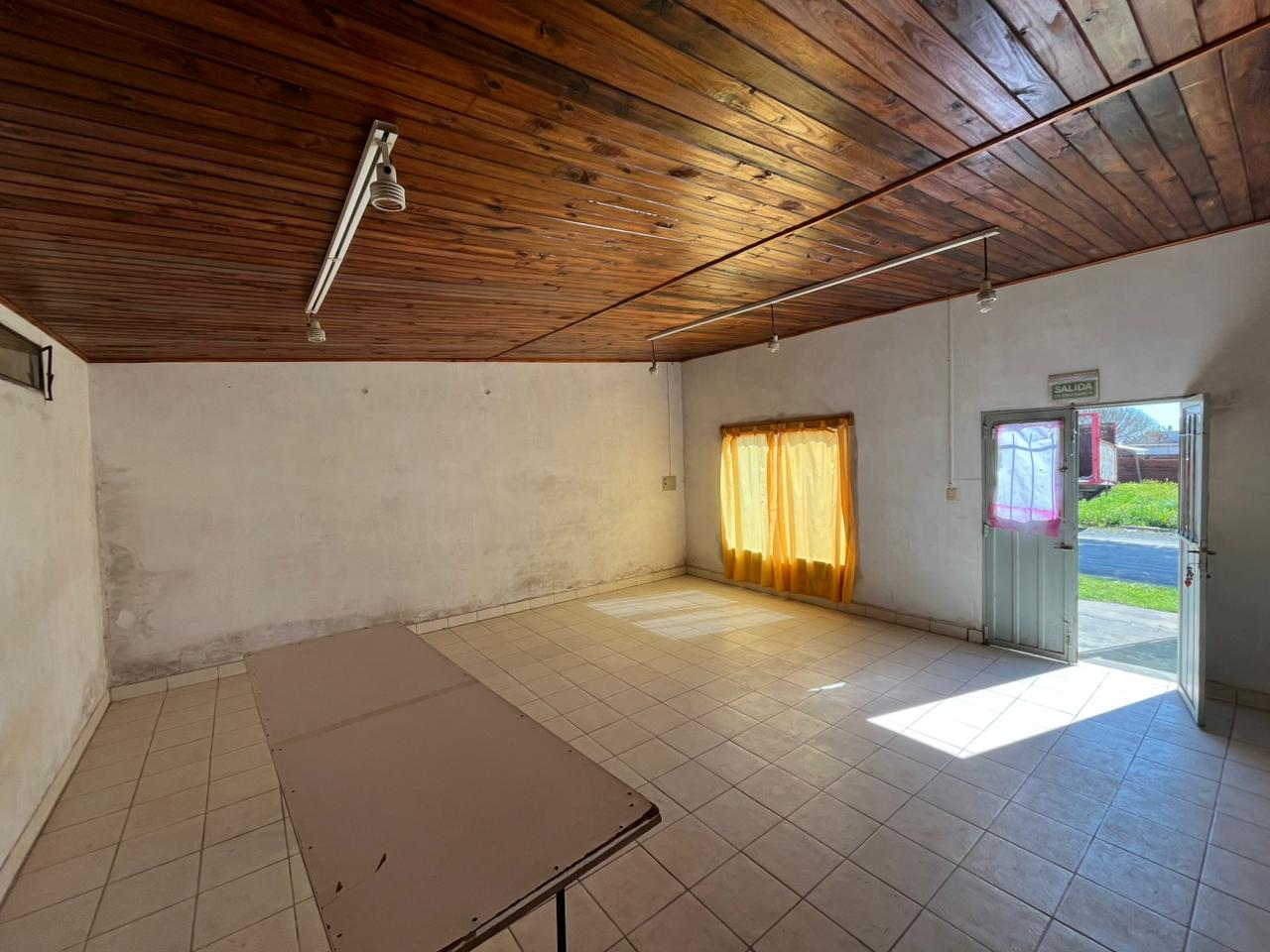 Imagen de la propiedad SALON EN VENTA - SAN BENITO