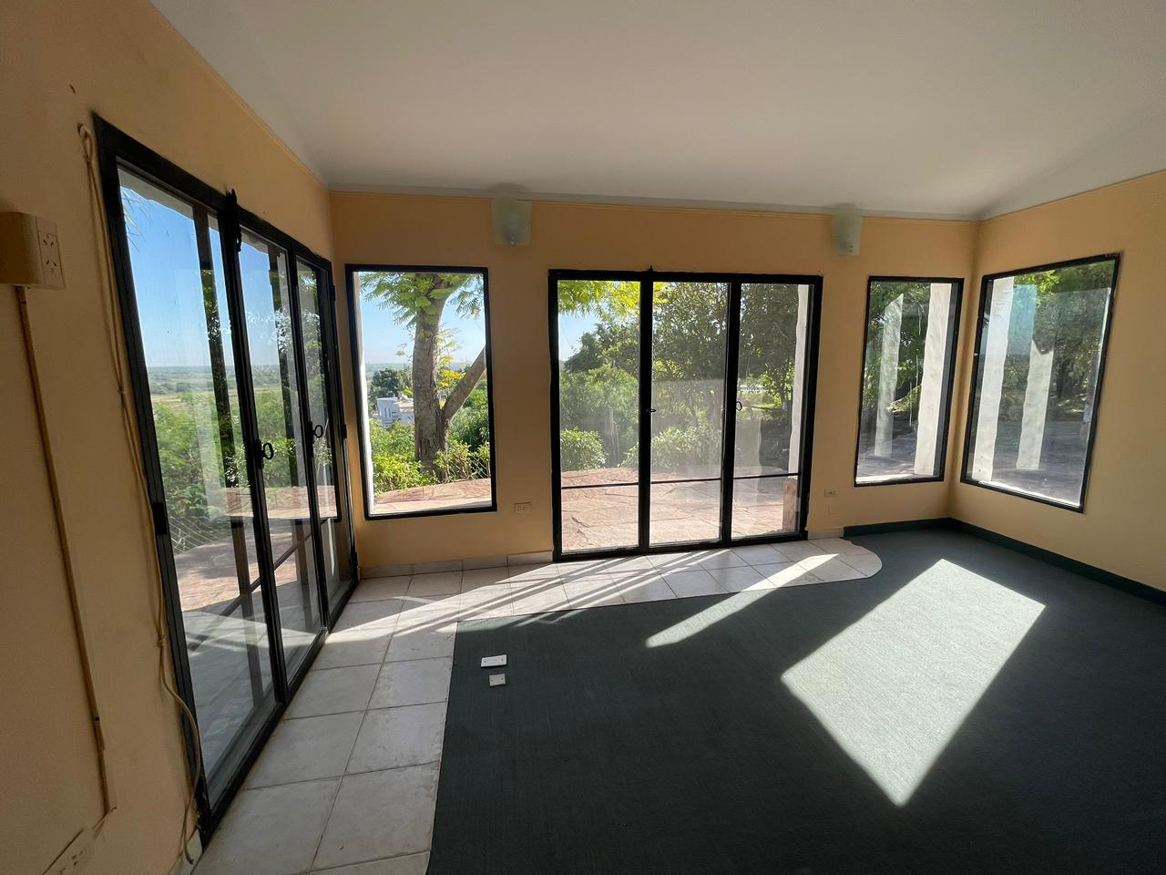 Imagen de la propiedad CASA EN VENTA - COLINA DEL GOLF