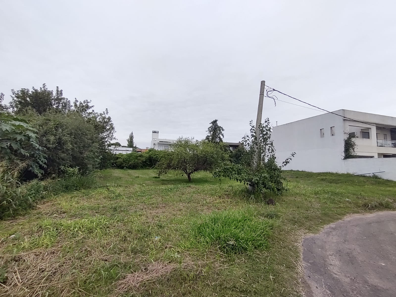 Imagen de la propiedad LOTE EN Bº RESIDENCIAL